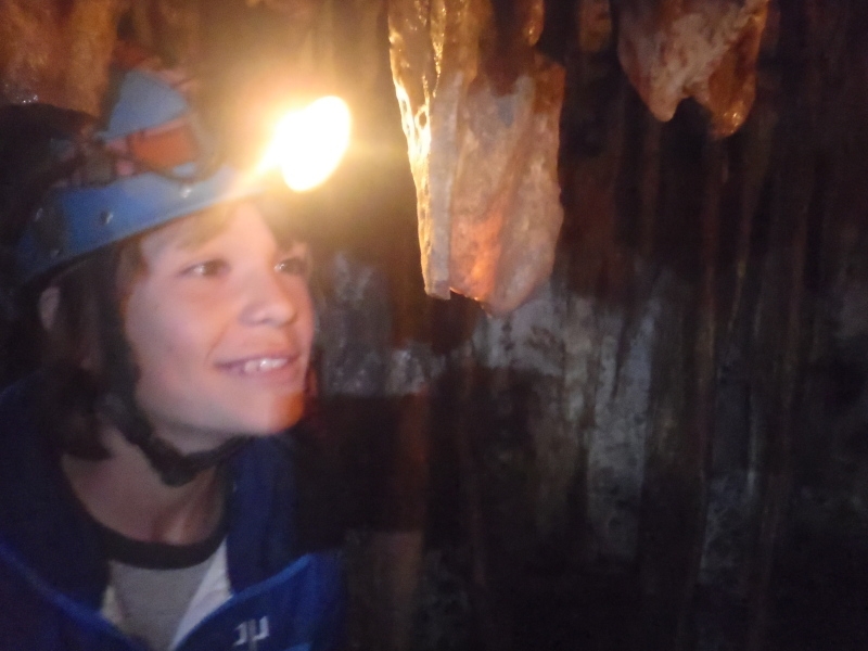 Village Camps International Summer Camp Ard&egrave;che, France 2019-07-26 https://www.villagecamps.com/journals_admin/images/72-37-Q admires the stalictite.jpg